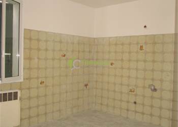 castelfranco,3 camere, non arredato