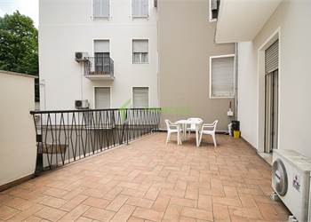 musicisti,  3 camere, studio e   TERRAZZO