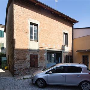 Casa singola In Vendita a Modena